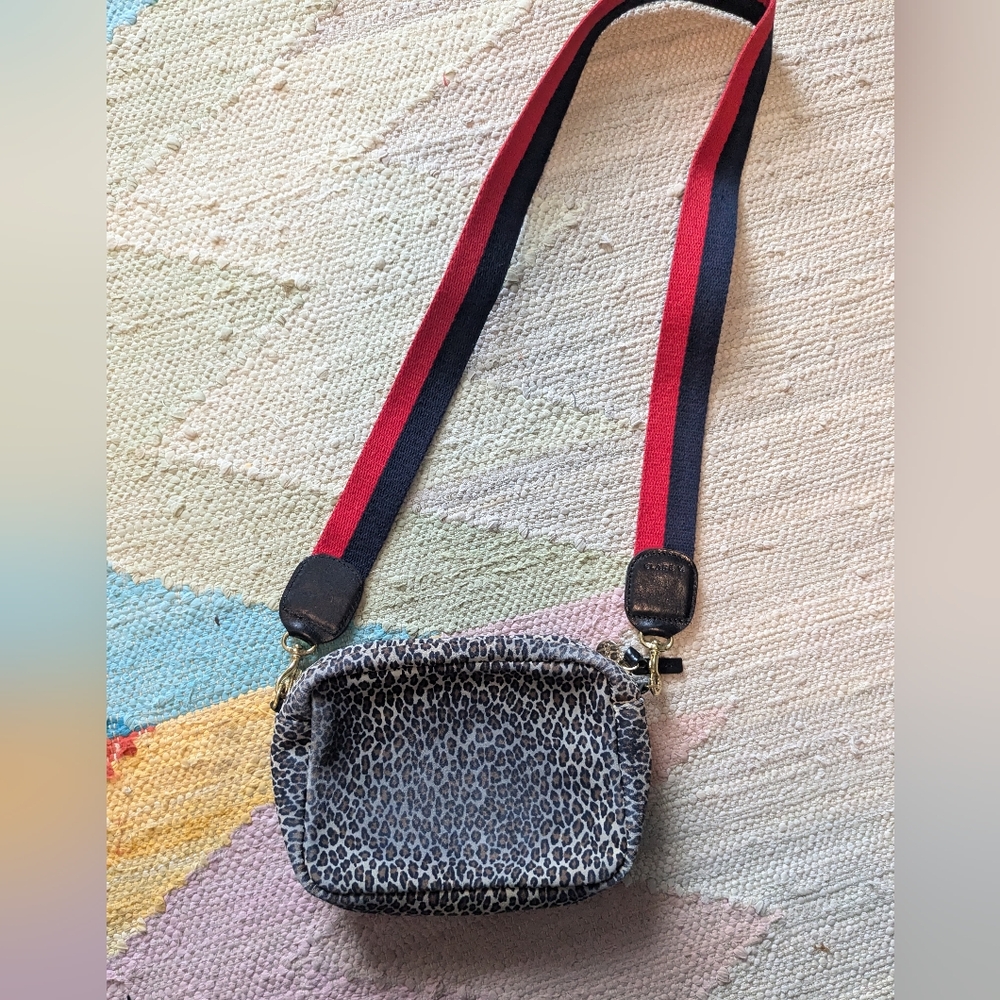 Clare V leopard midi sac